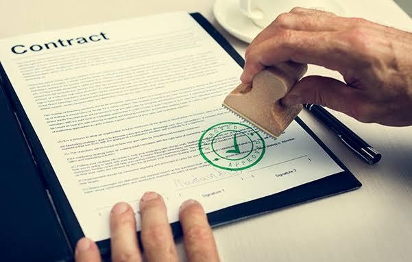 contract review & risk advisory